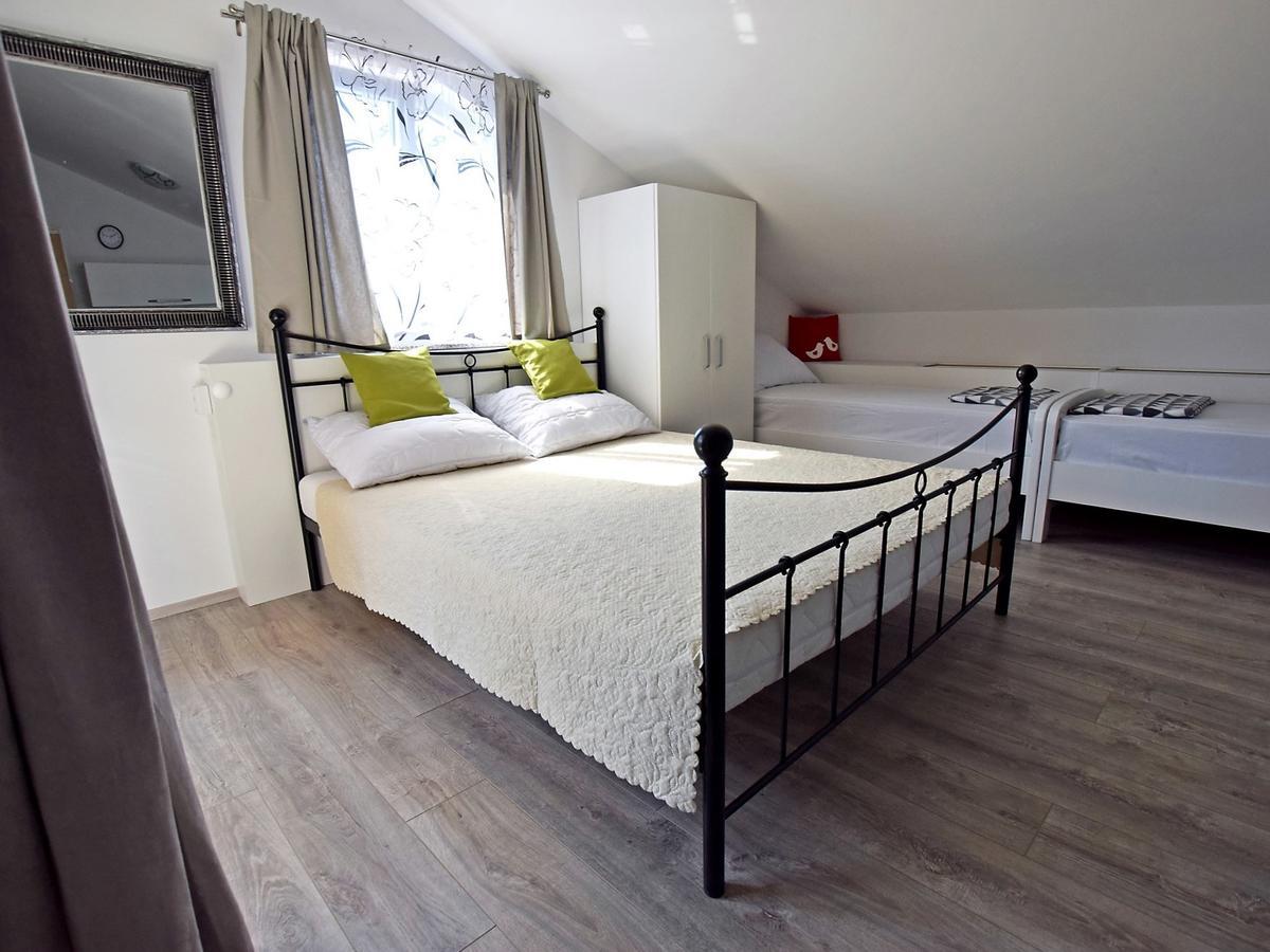 Apartman Branka Starigrad Paklenica Zewnętrze zdjęcie